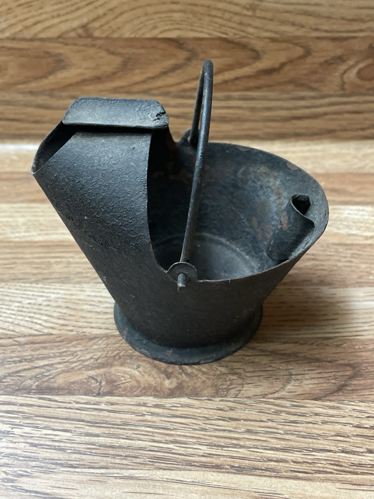 Vintage Small Coal Scuttle Bucket With Handle - Possible Ashtray