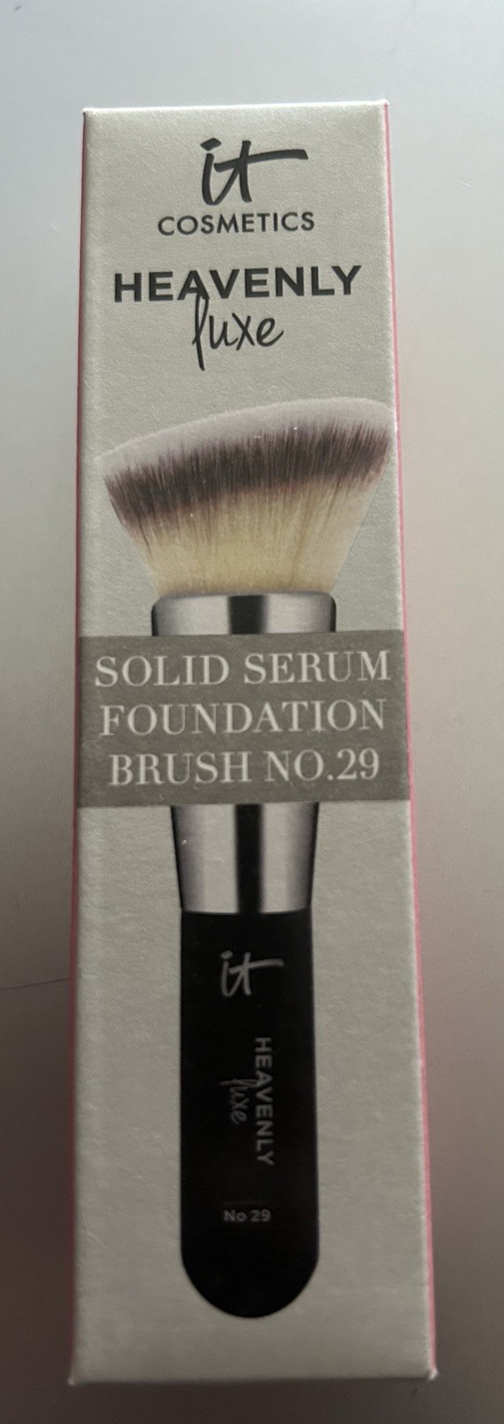 It Cosmetics Heavenly Luxe Solid Serum Foundation Brush No. 29 - Sealed