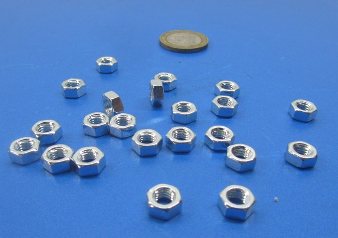 Metric Class 6 Zinc Steel Hex Nut, RH  M5 x 0.8mm  x 4 mm Height - 300 Pcs