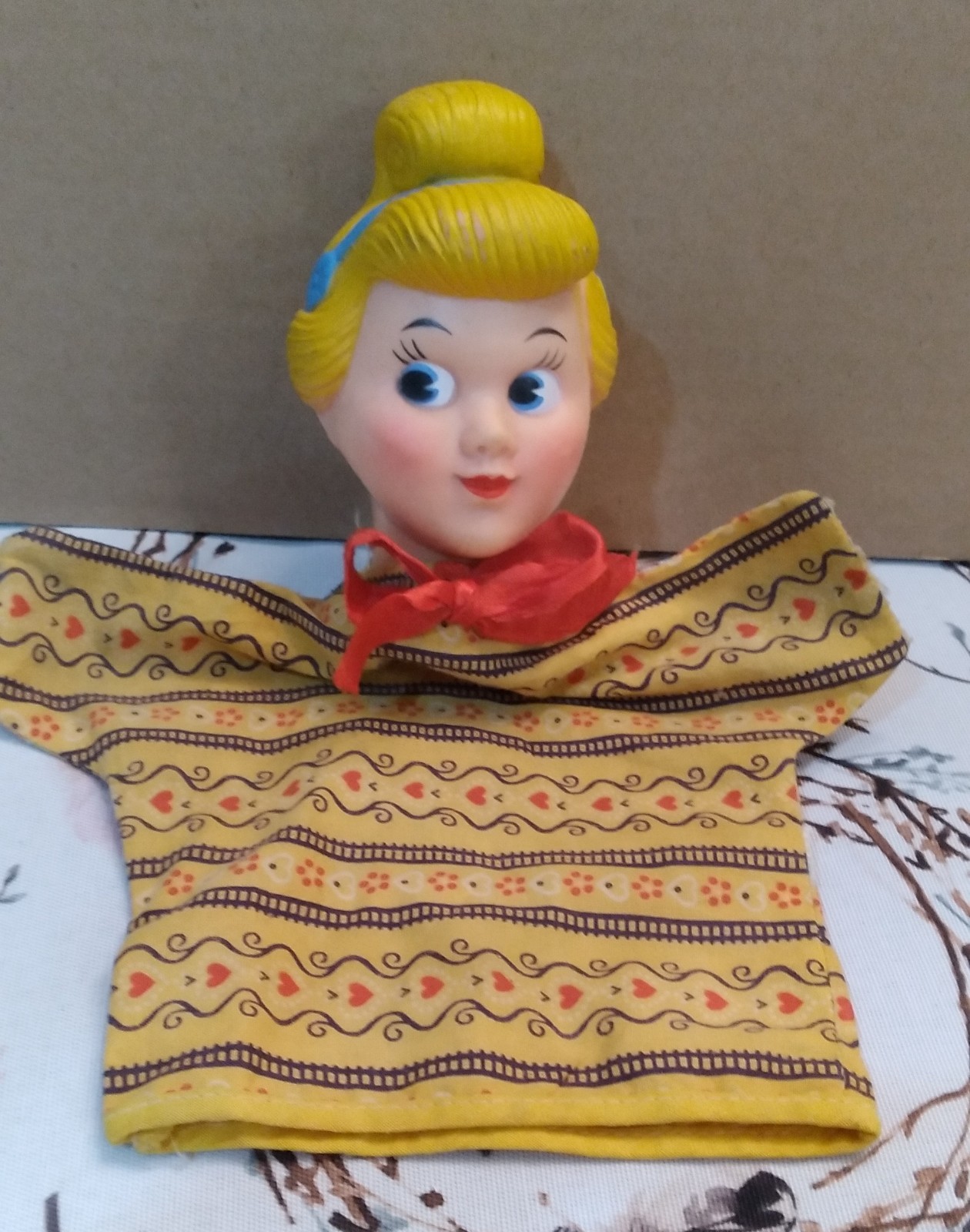 VINTAGE CINDERELLA TOY HAND PUPPET