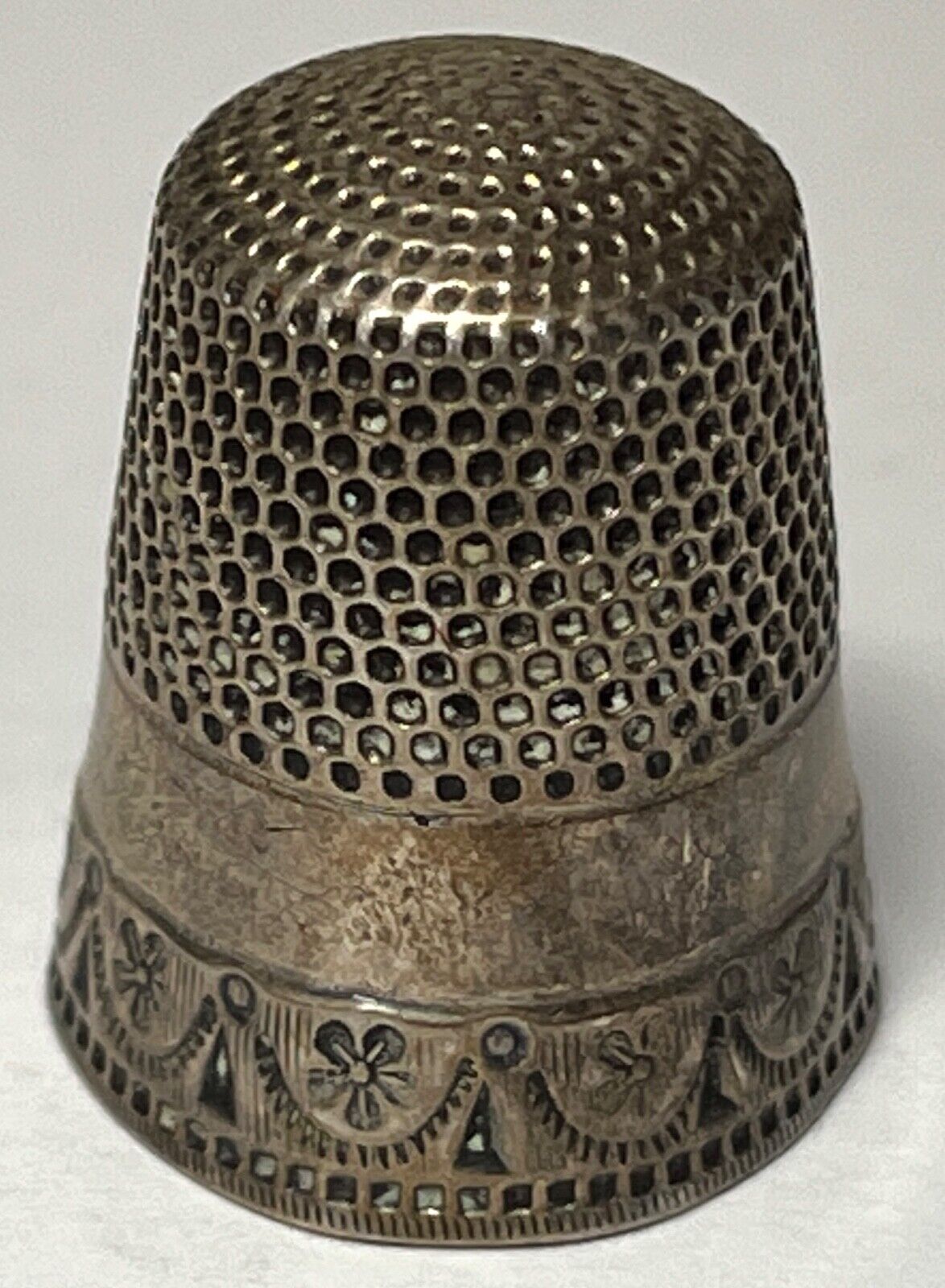 Size 10 Sterling Thimble with Anchor Hallmark T12