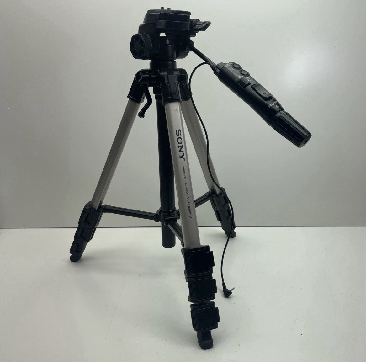 Sony VCT-D680RM Remote Control Tripod for Sony Cameras & Camcorders 60” NEW!!
