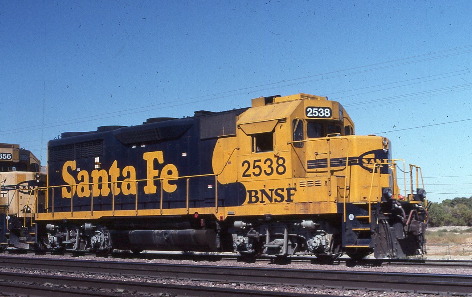 Original Train Slide BNSF GP-35 #2538 09/28/2000 Victorville CA #13