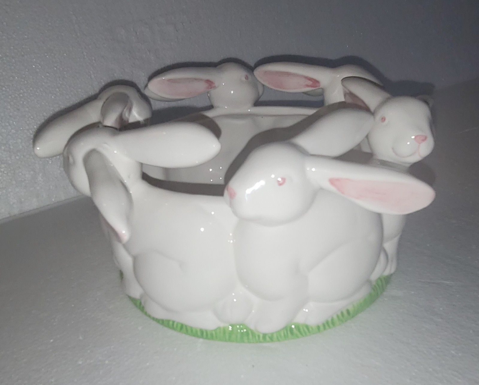 Vendor 1983 Circle Easter Bunny Rabbit Spring Dish Ceramic