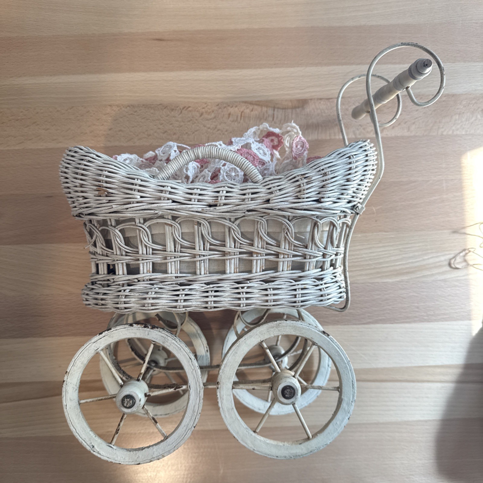 VINTAGE VICTORIAN CHILDS TOY DOLL STROLLER BABY CARRIAGE GREAT CONDITION FOR AGE