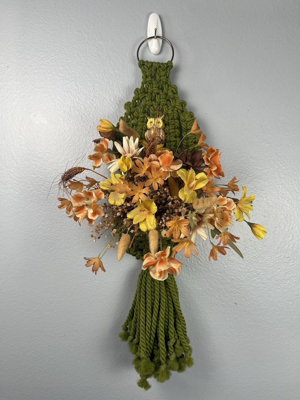 Vintage Owl Green Macrame Decorative Wall Hanging With Vintage Flowers