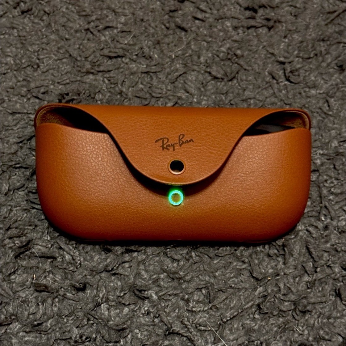 Ray-Ban Meta Smart Glasses (Gen1) with Charging Case