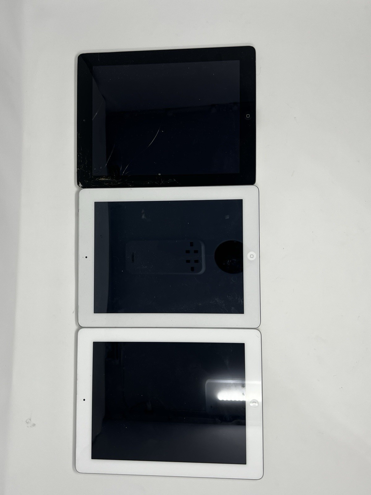 Lot of 3 Apple iPads - (2) iPad 4th Gen A1458 & (1) iPad 2 A1395 AS-IS For Parts