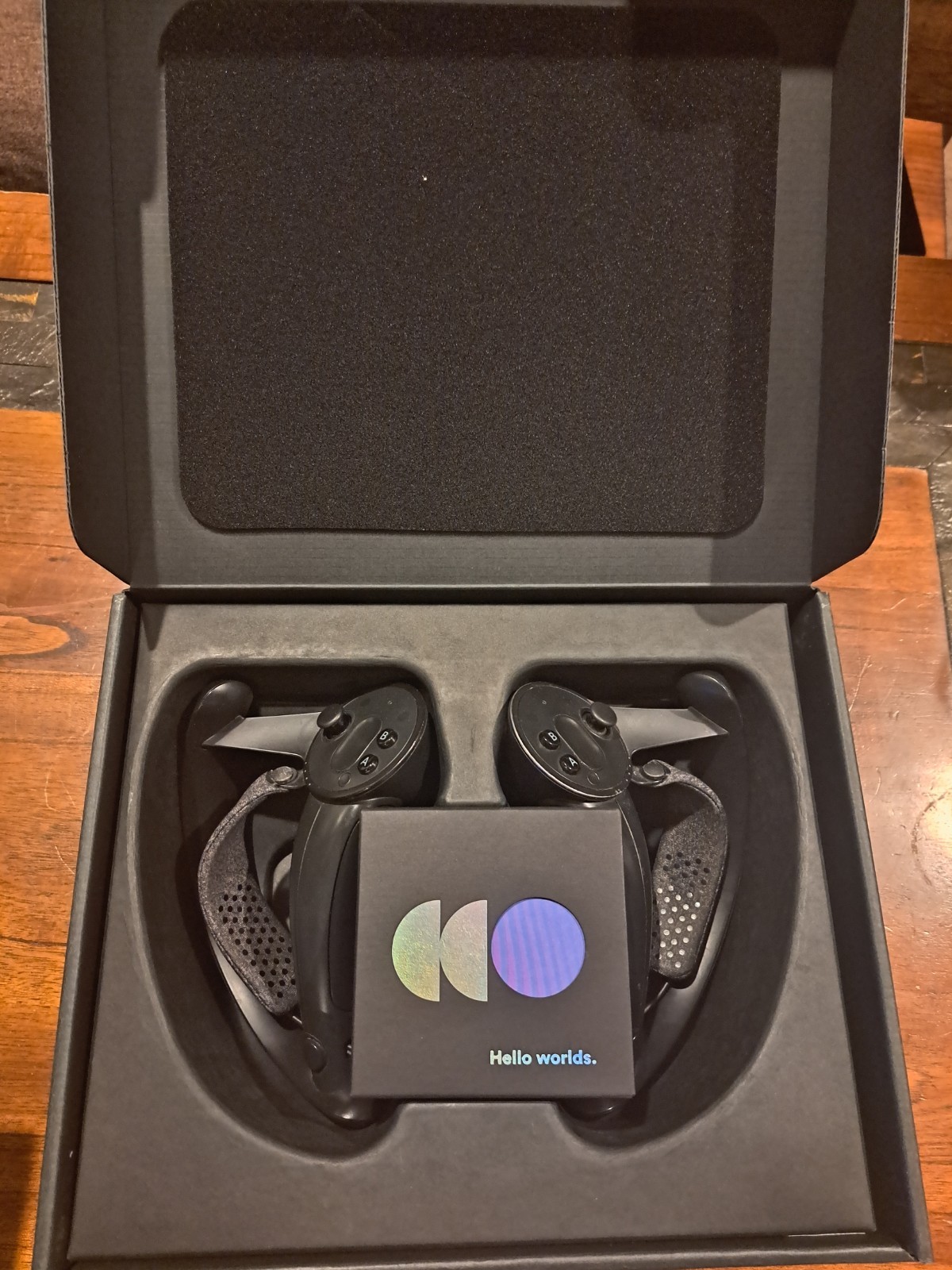 Valve Index Controllers.  Sticks need work.  READ DESCRIPTION