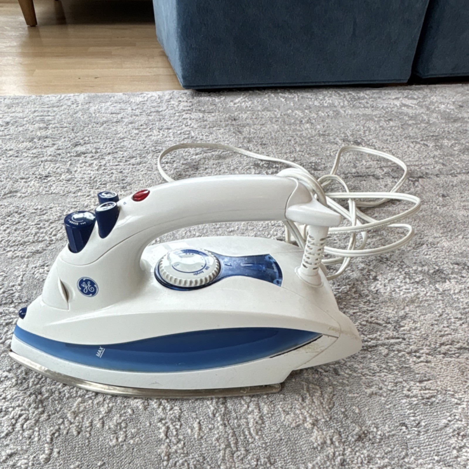 GE 169201 Steam Iron White Blue Corded Stainless Steel Adjustable Steam
