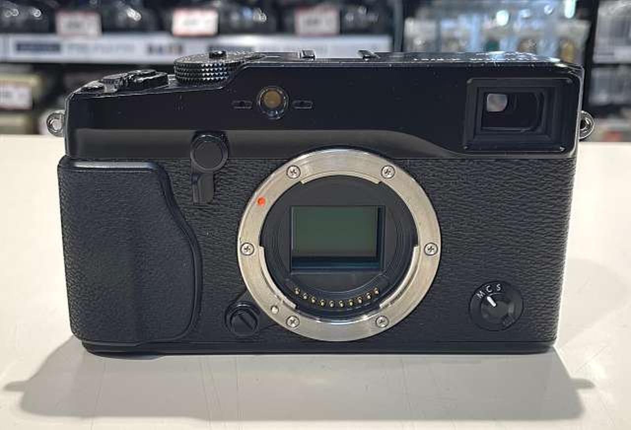 Fujifilm X-Pro1 Mirrorless Camera 16.3MP SD Card Used with LCD issue From Japan