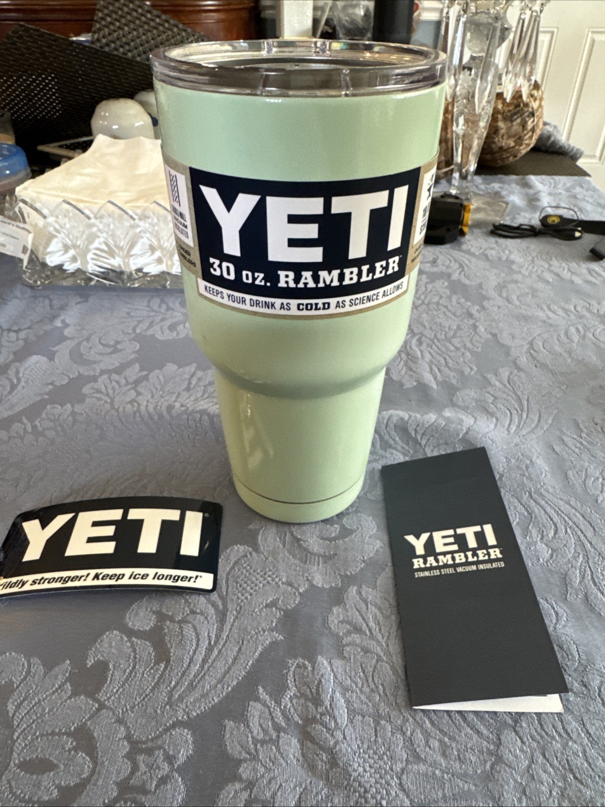 YETI Rambler 30 oz Tumbler Seafoam Green (SF) w/ Lid – New! Free Shipping!