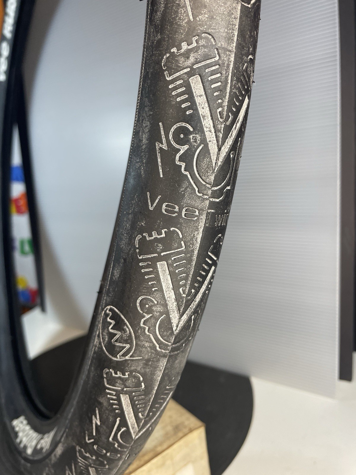 VEE TIRE & RUBBER VEE TWINZ SPEEDSTER TIRE 26 X 2.125 57-559 BIG BMX SE HARO FIT