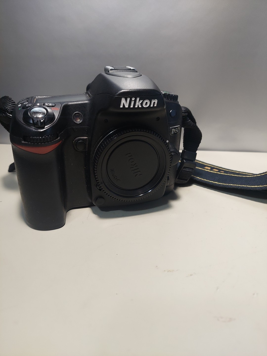 nikon d80 digital camera No Lens. Camera, Charger, Carrying Bag & Manual 