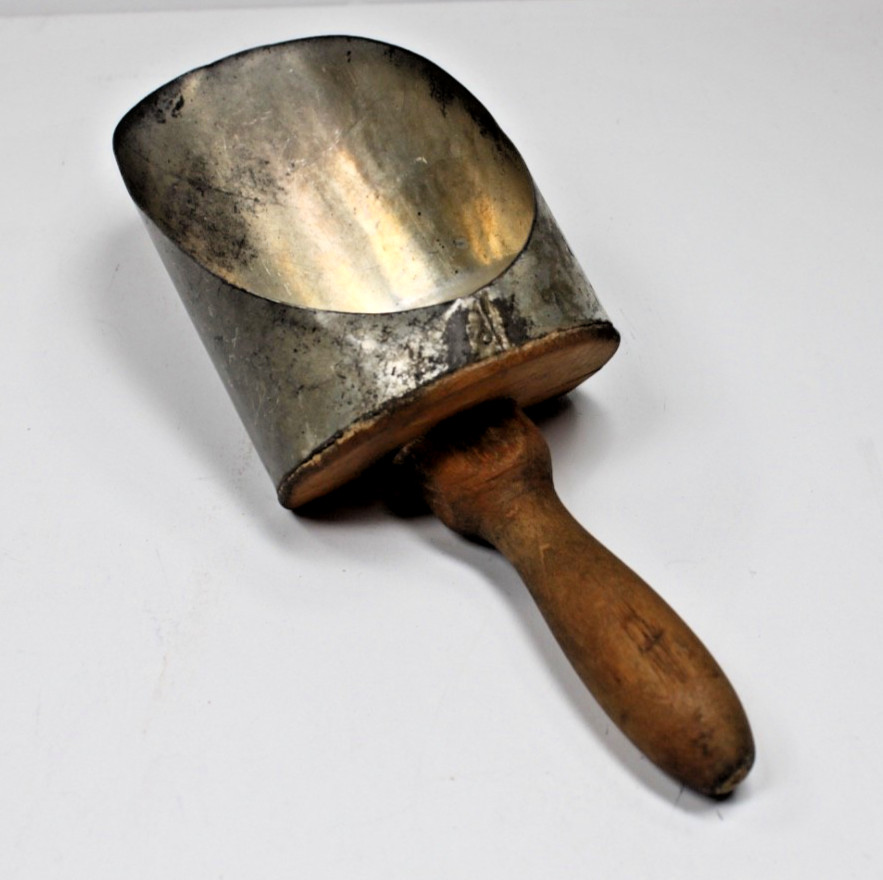 Antique Primitive Wood & Metal Country Store Grain/Flour/Beans/Peanuts Scoop