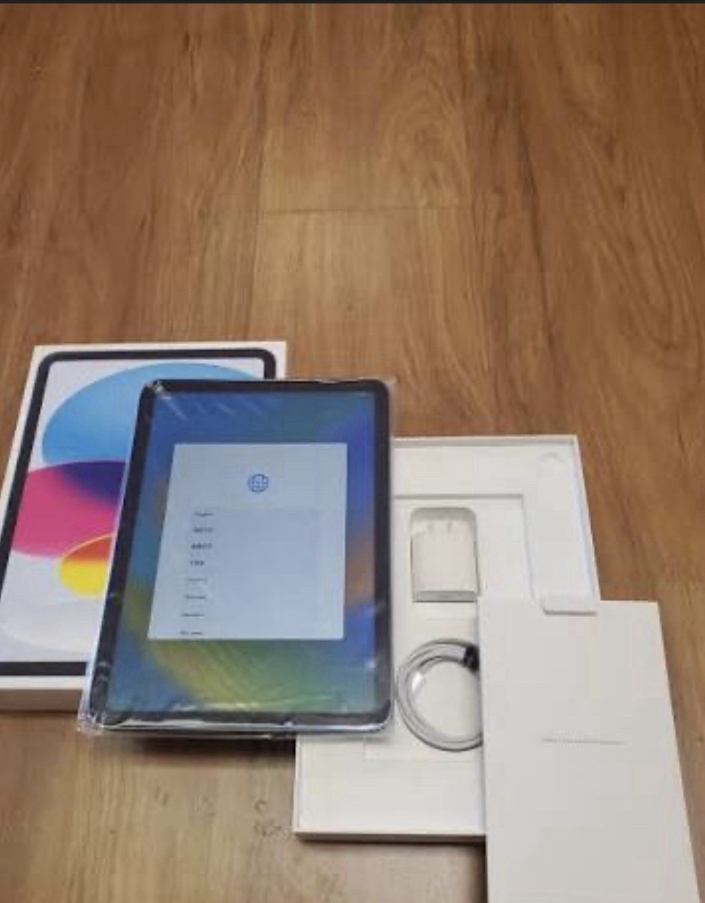 Apple iPad Black Tablet iPadOS Wi-Fi USB-C with Box and Accessories