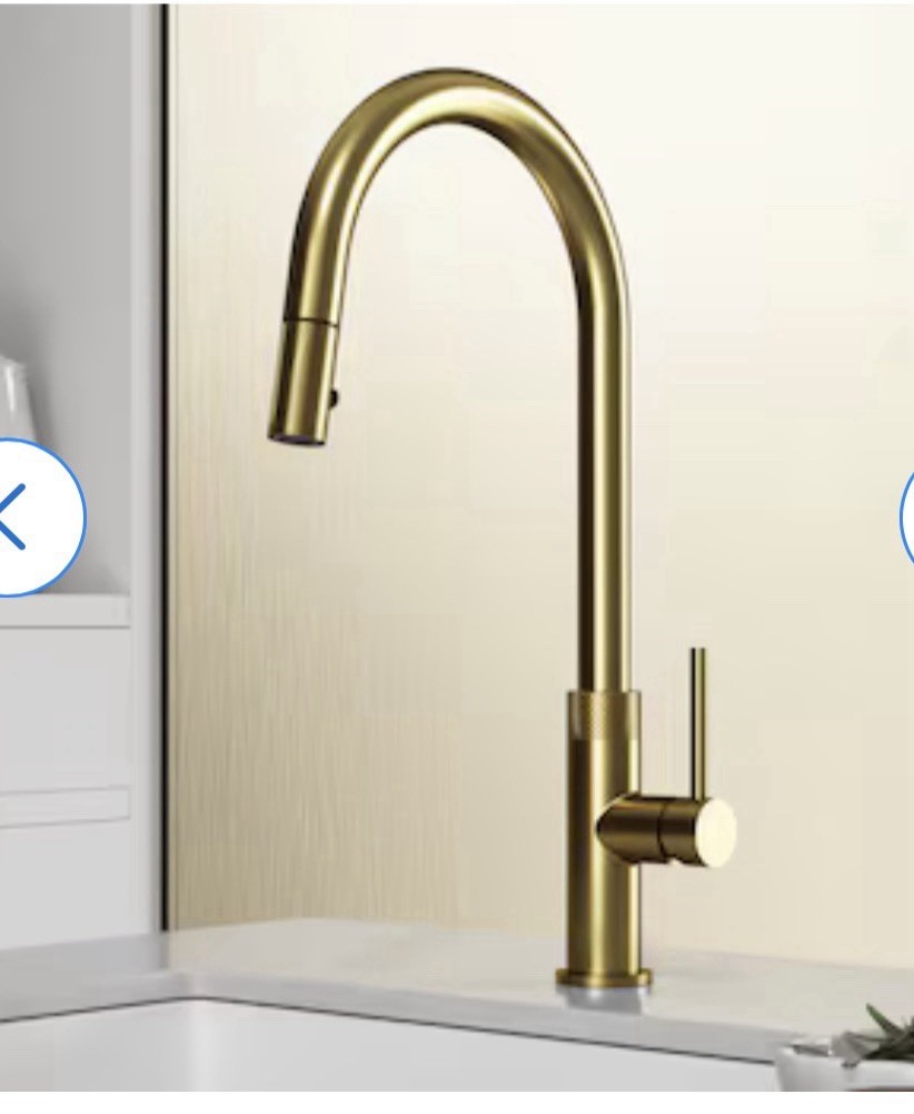 NIB! Vigo VG02033MG Bristol Pull-Down Sprayer Kitchen Faucet Matte Brushed Gold