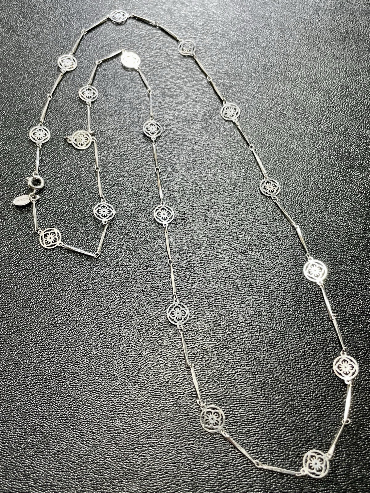 Vintage Signed AVON 28” Silver Tone Flower Chain Necklace 