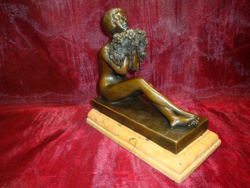 Statue Maid Sexy Art Deco Style Art Nouveau Art Nouveau Style Solid Bronze