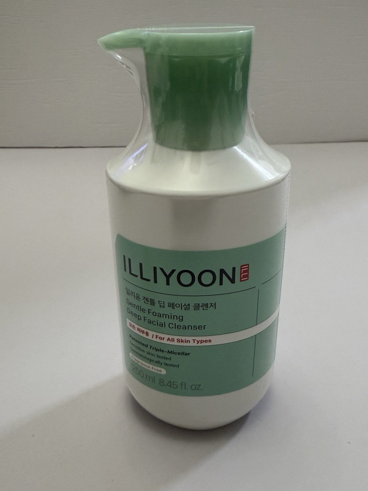 ILLIYOON Gentle Foaming Deep Facial Cleanser |Hypoallergenic & Sensitive 8.45oz