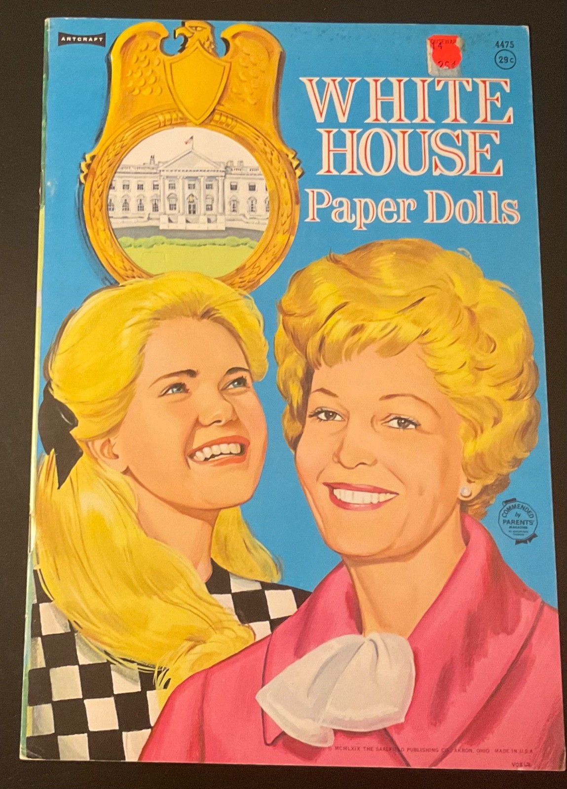 Uncut Vintage Paper Doll WHITE HOUSE #4475  ARTCRAFT Saalfield 1969
