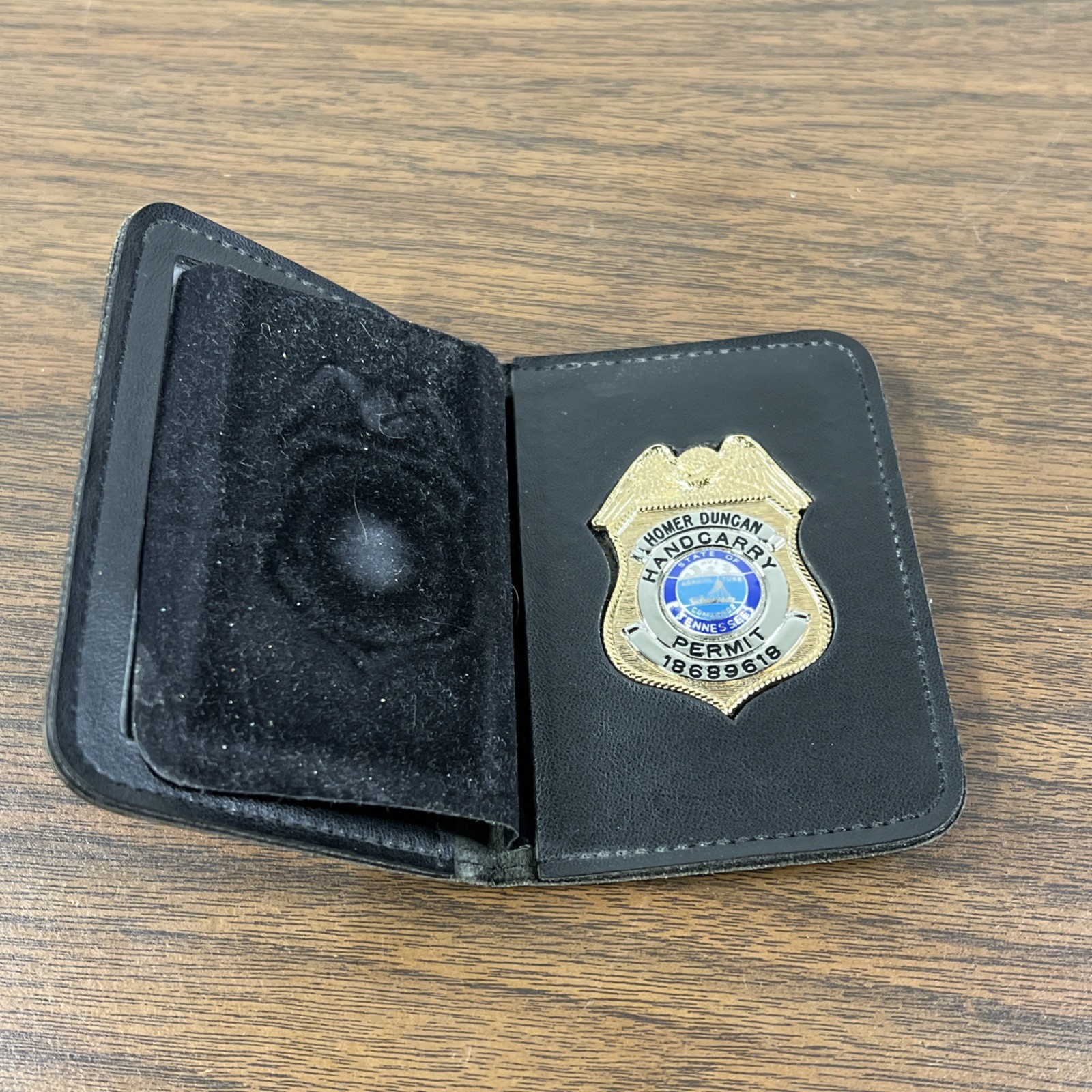 Vintage Tennessee Hand Carry Permit Badge Clip with Leather Wallet Black