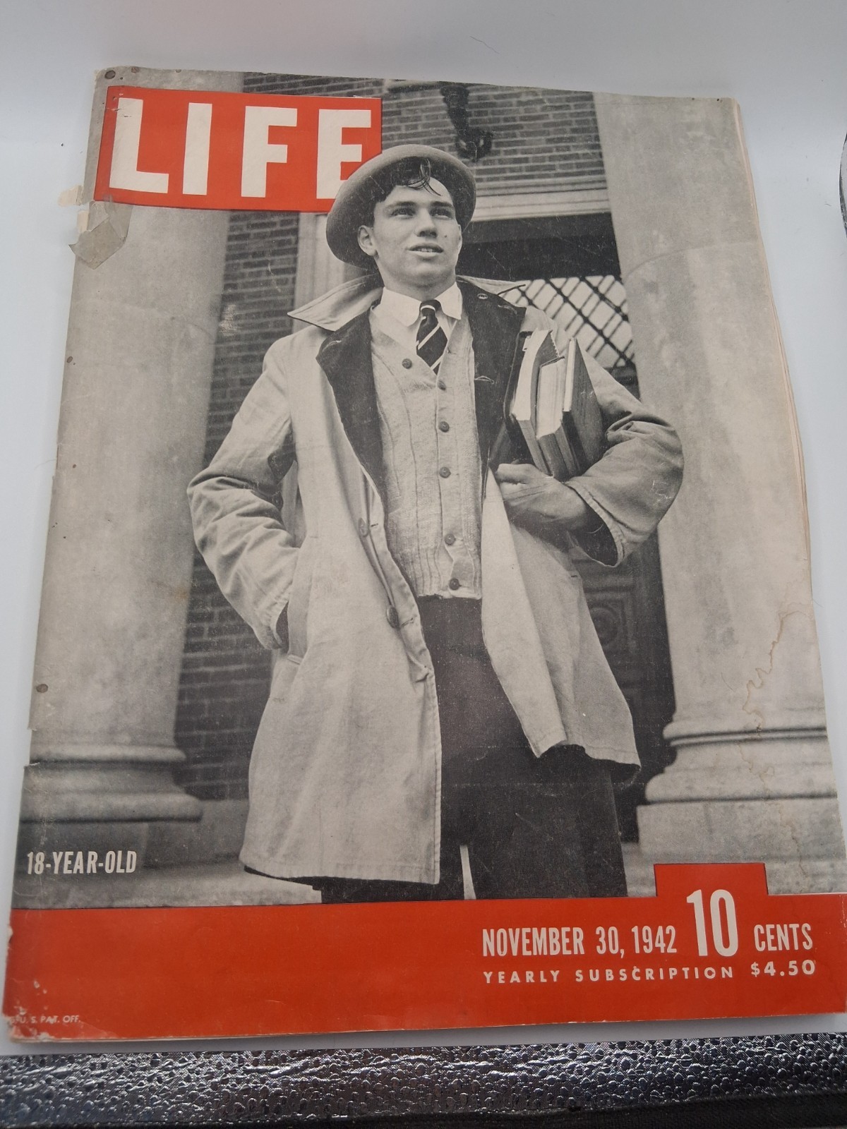 Life Magazine Nov 30 1942 VG+ 4.5