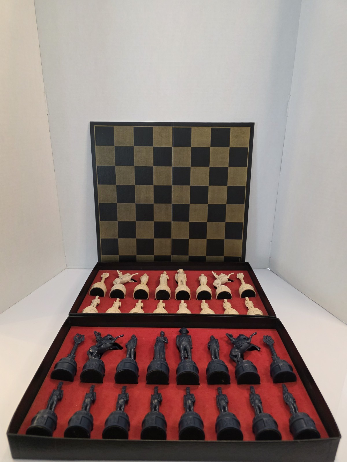 Classic Games Co. Collector's Series Chess Set Edition II NAPOLEAN BONAPARTE