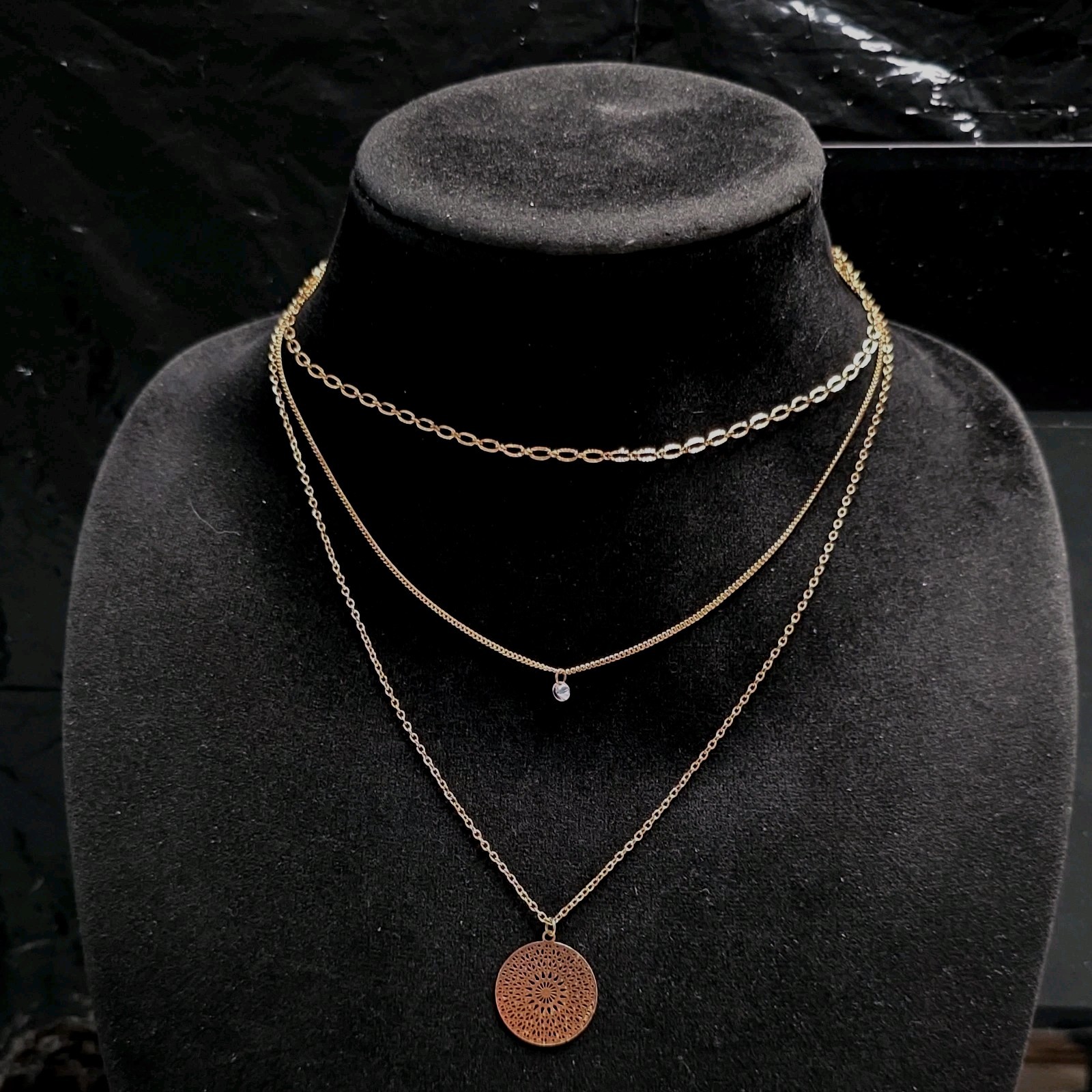 Gold Tone Layered Necklace Round Charm Pendant Adjustable Cable Chain Jewelry