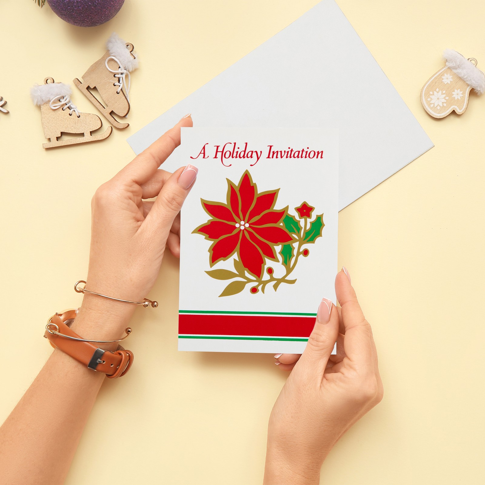 Poinsettia Christmas Invitations with Envelopes - Set of 40