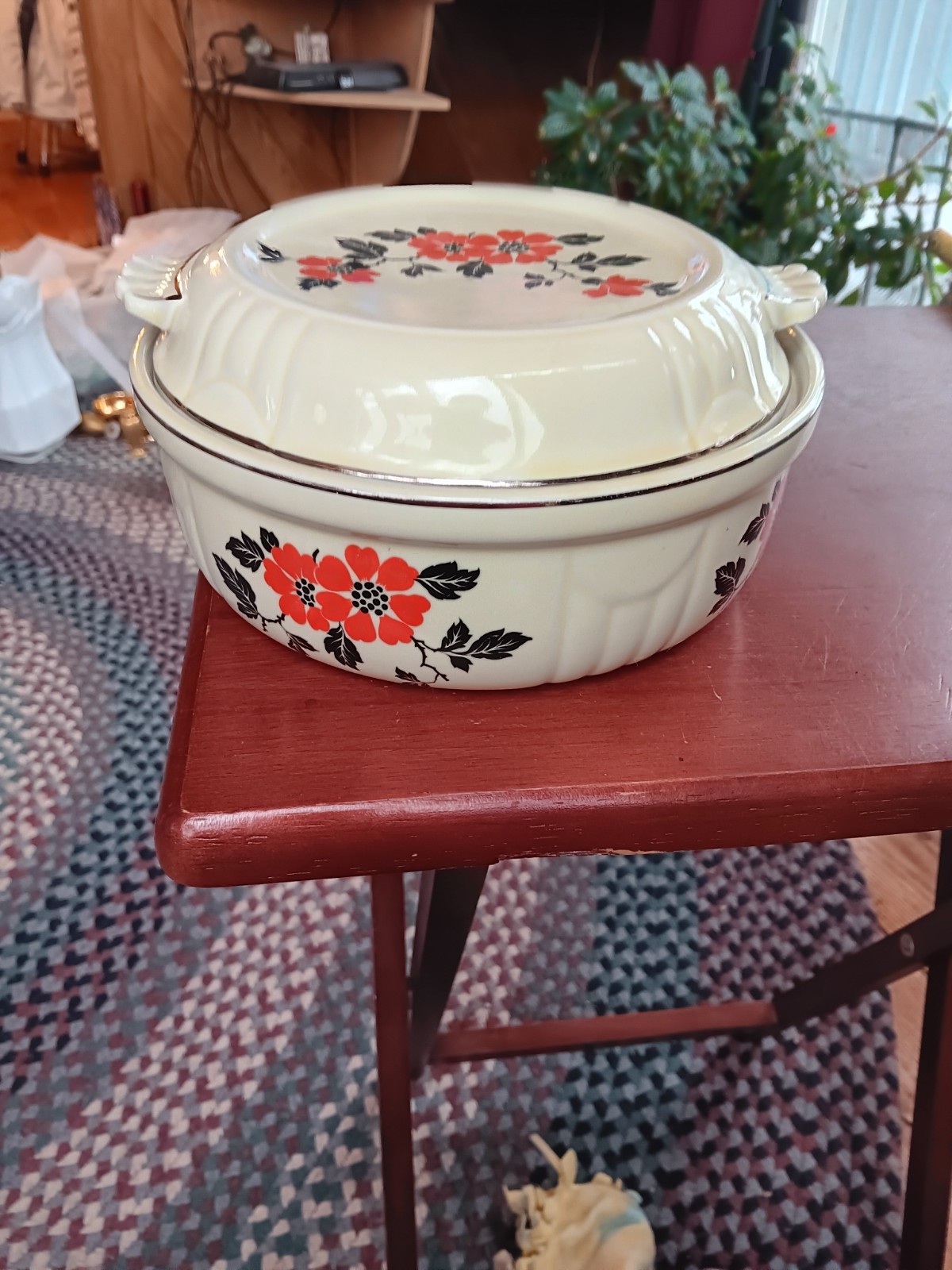 Vintage Hall's Red Poppy  " 8"  serving CASSEROLE dish lid can be used as a dish