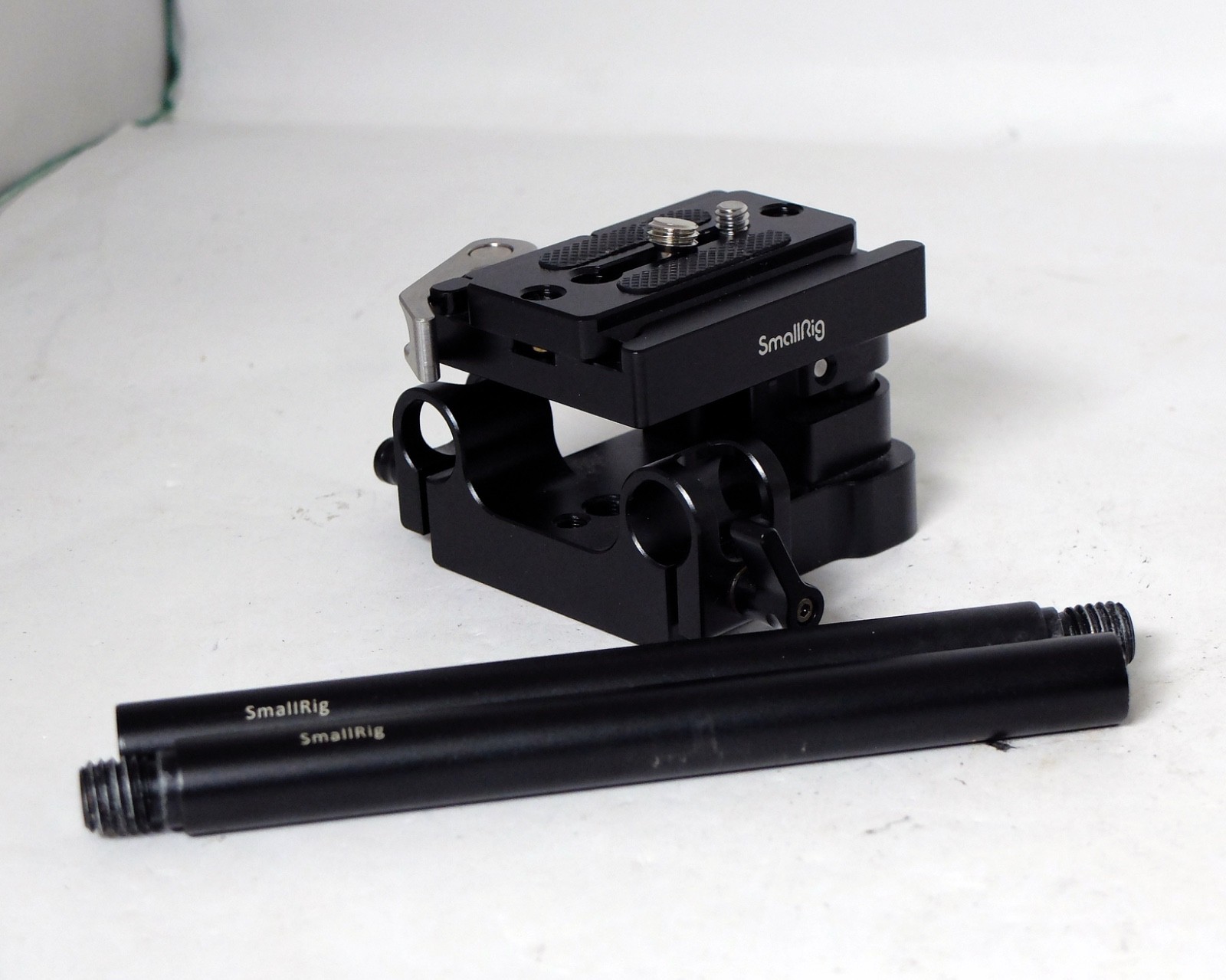 SmallRig Universal Adjustable Baseplate 15mm Rods Support Arca Swiss Plate