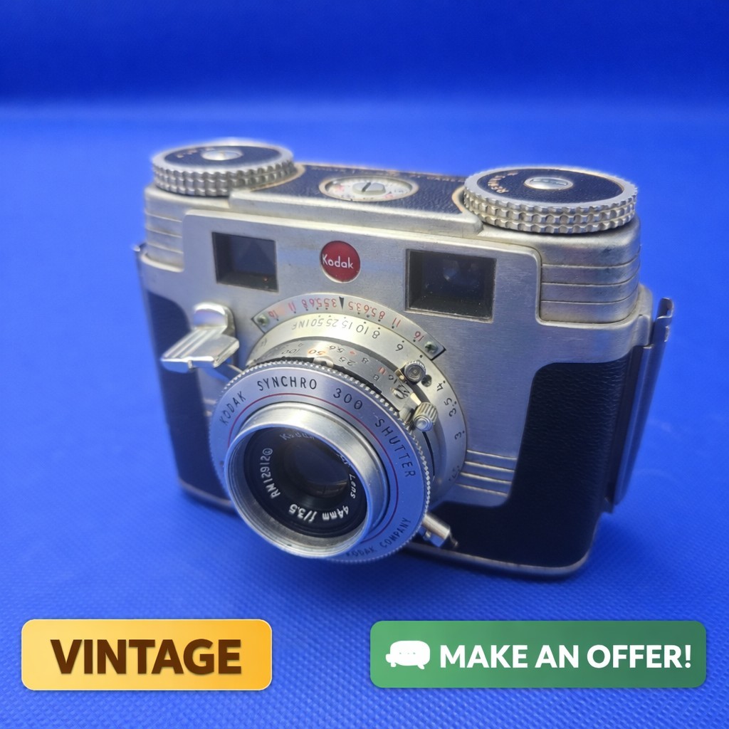 Vintage Kodak Signet 35 Camera Ektar 44mm f/3.5 w/ Leather Case Untested