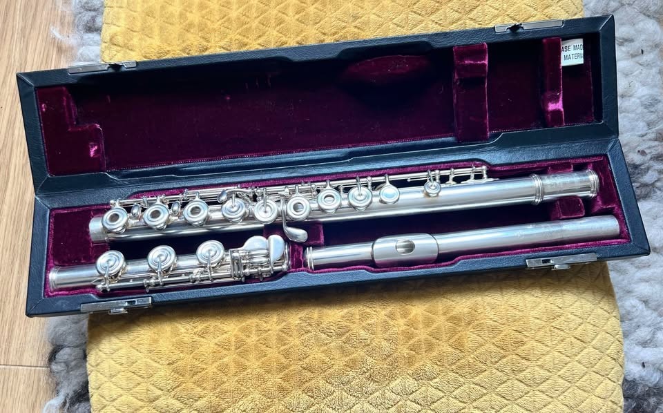Yamaha YFL 777 flute, heavy wall, B foot,  solid silver throughout