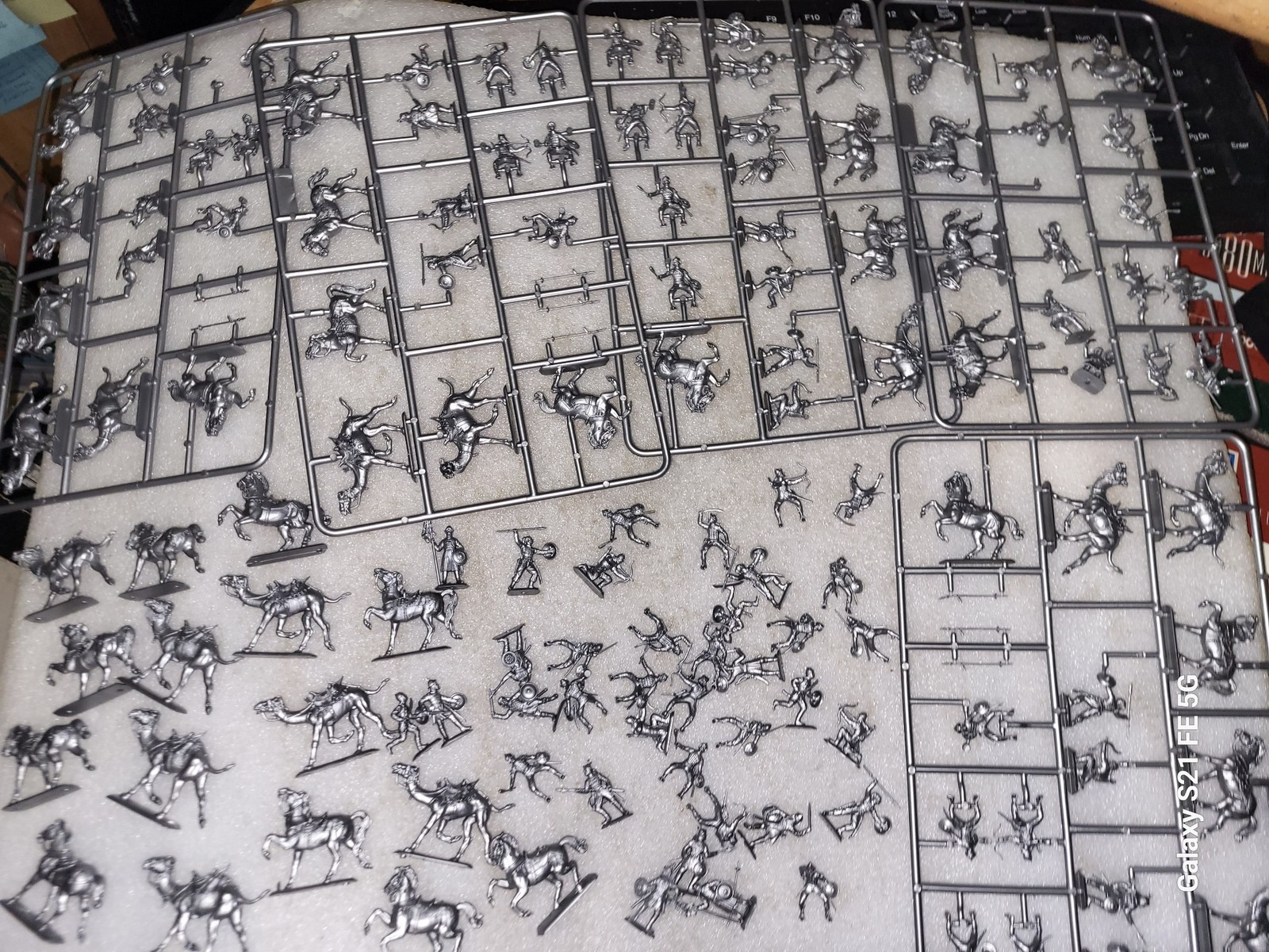 Large Lot of Italeri Moor Saracen Warriors Soldier Figures 1/72 #6010