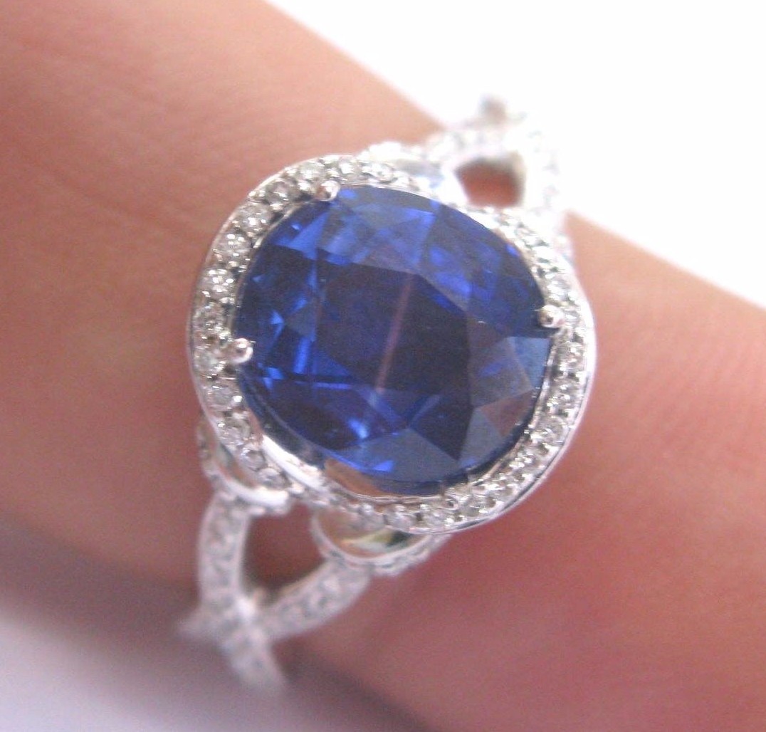 18Kt Gem Blue Sapphire & Diamond Solitaire With Accent Jewelry Ring 3.45Ct