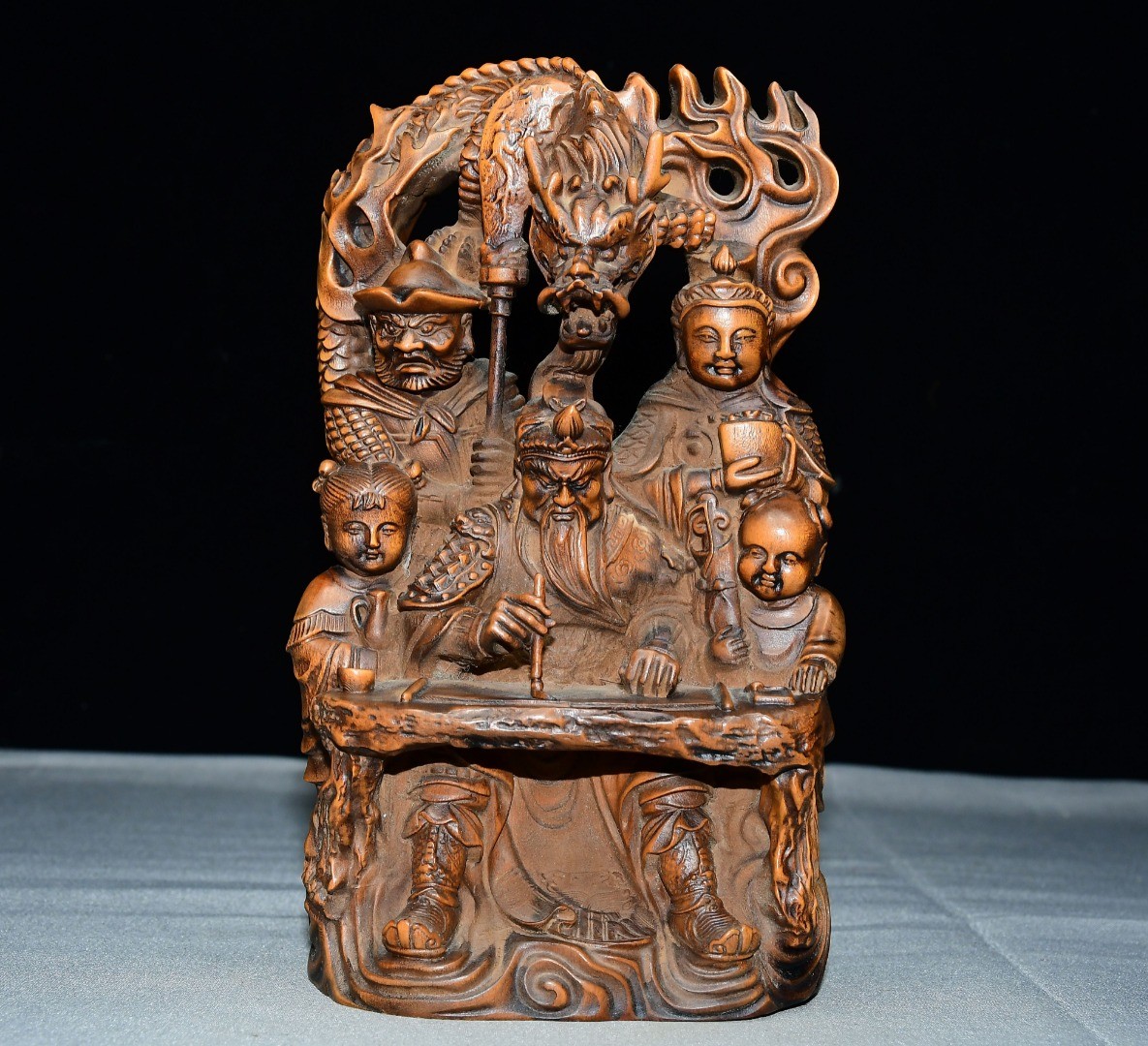 Exquisite Small Leaf Boxwood Guan Gong Ornament