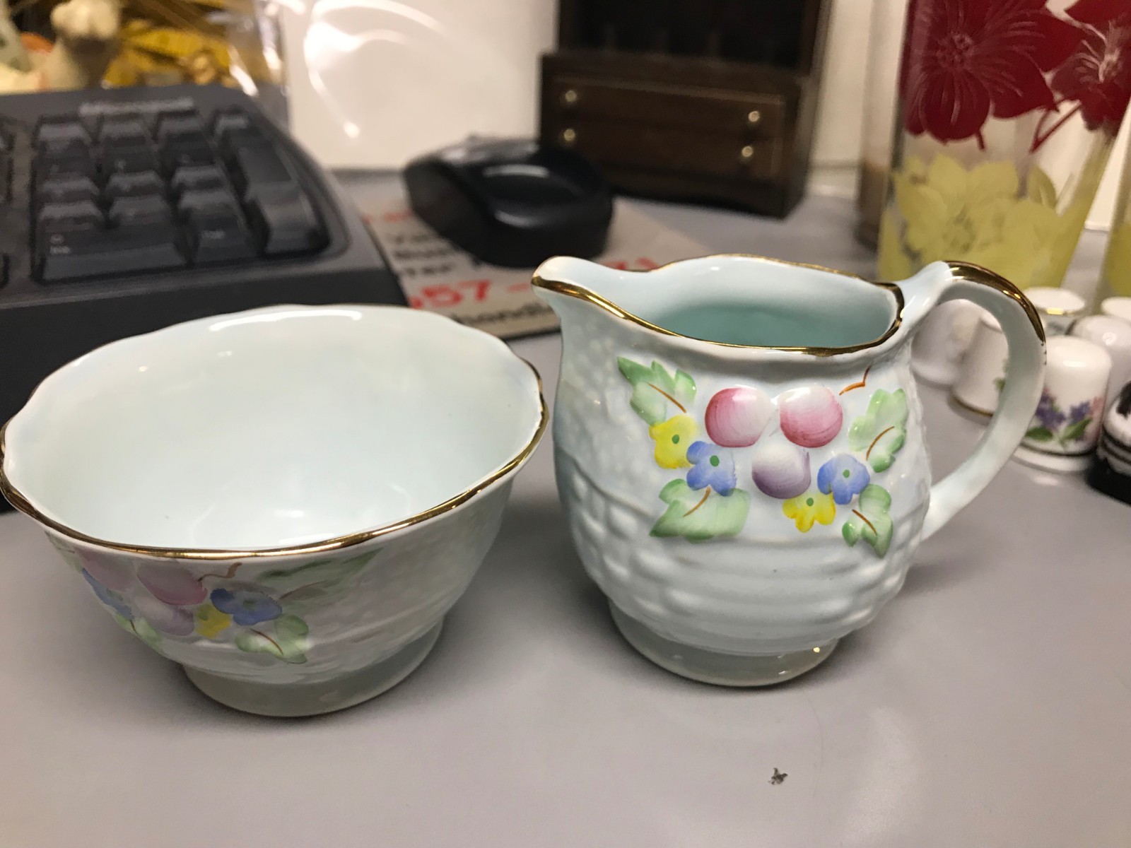 Vintage 9y CROWN DEVON CREAMER & SUGAR SET ENGLAND Blue 2" T