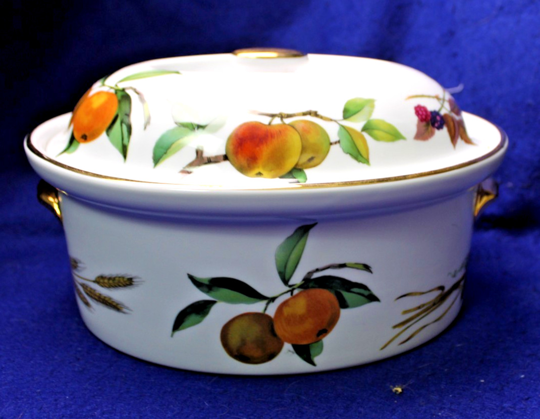 Evesham 10" Covered Casserole Gold ROYAL WORCESTER Fruit berry wheat apple VTG