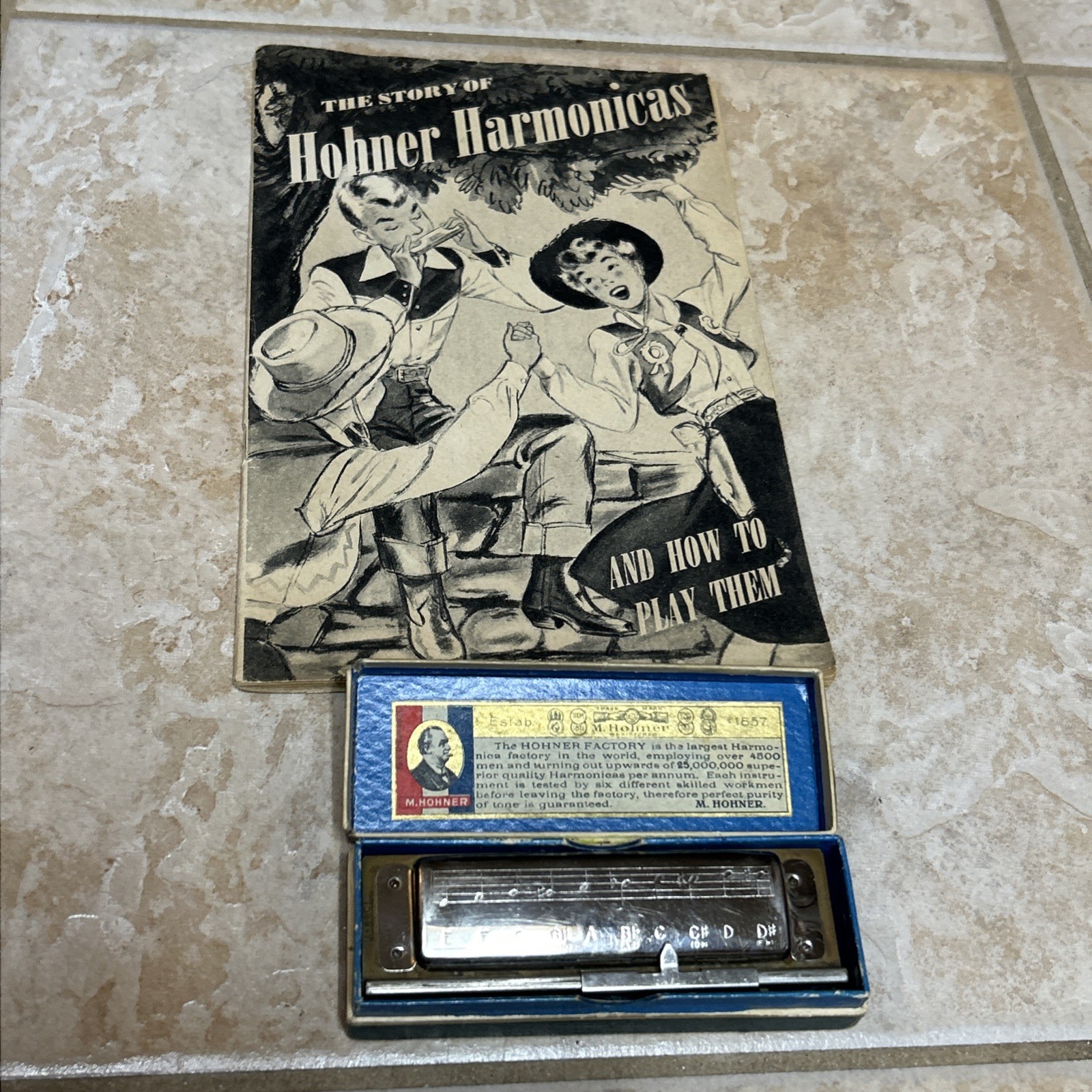 Antique M. Hohner's Trutone Pitch Pipe No P2 Harmonica Germany  In Box & Book
