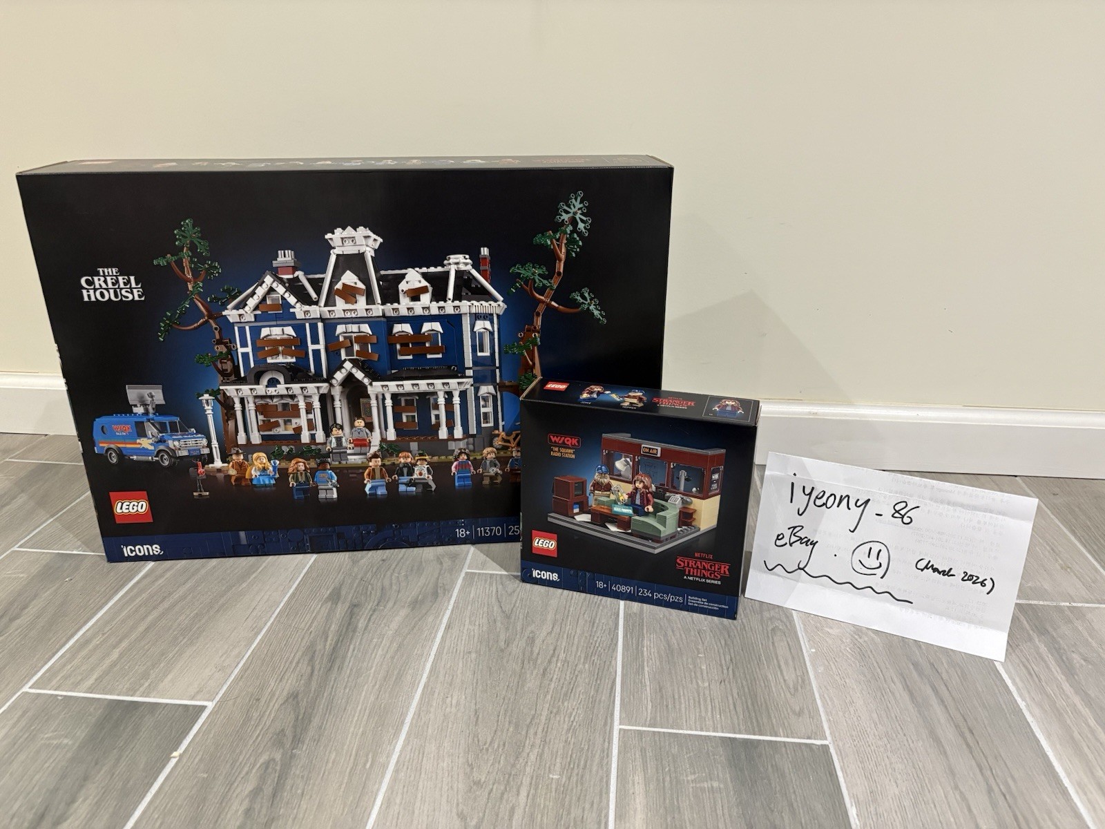 Lego Stranger Things The Creel House 11370 + WSQK radio Station 40891