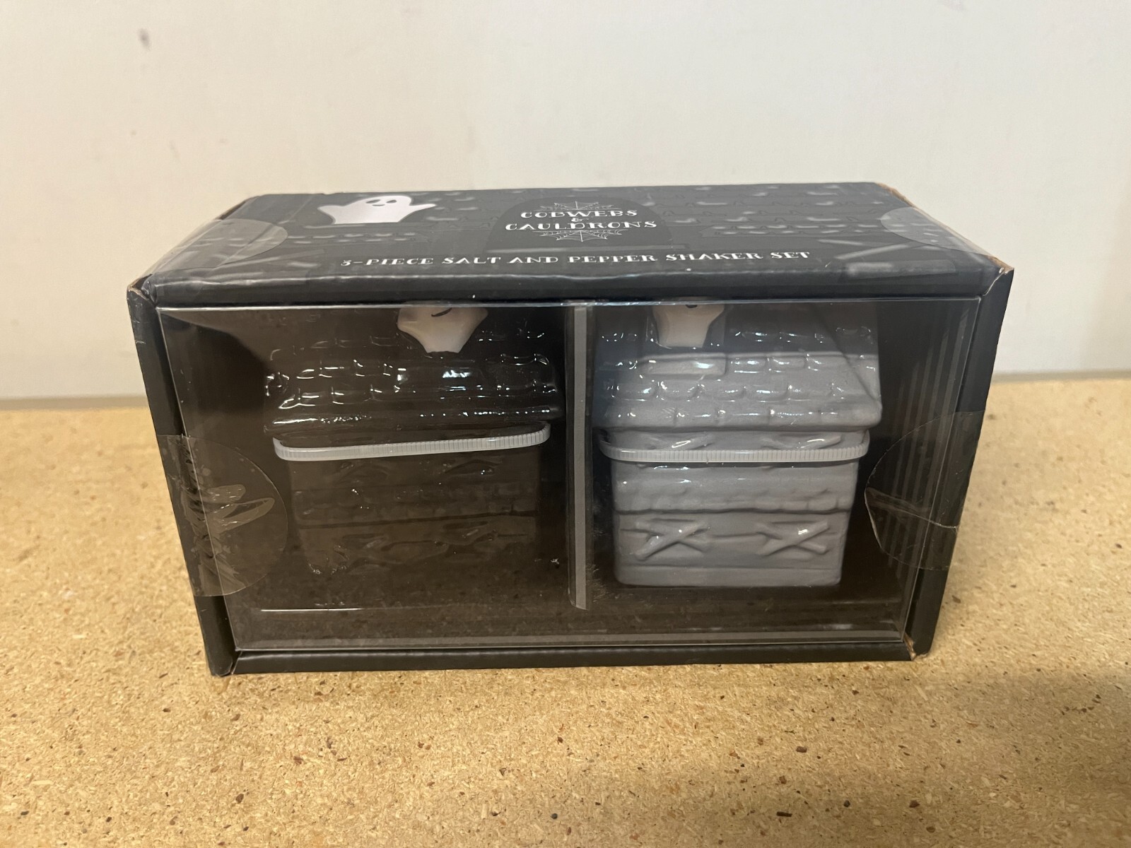 Cobwebs & Cauldrons Haunted House Salt & Pepper Shaker 3 Piece Set Halloween C14