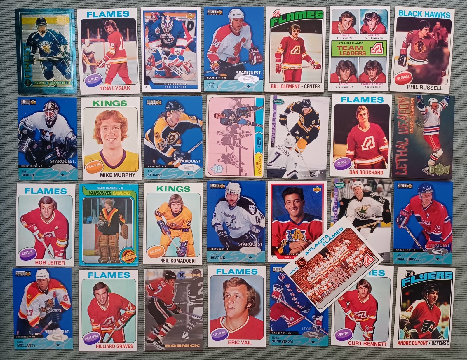 VINTAGE HOCKEY TRADING CARD LOT! BLACK HAWKS FLYERS CANUCKS +