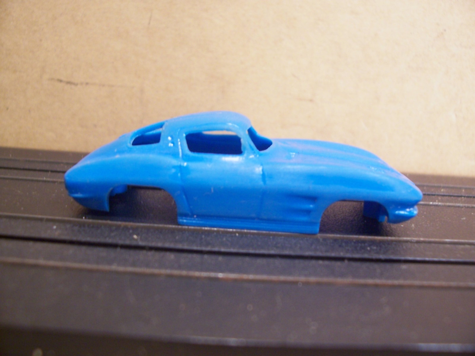 AMERICAN LINE 1963 SPLIT WINDOW CORVETTE HO SCALE SLOT CAR BODY , VINTAGE