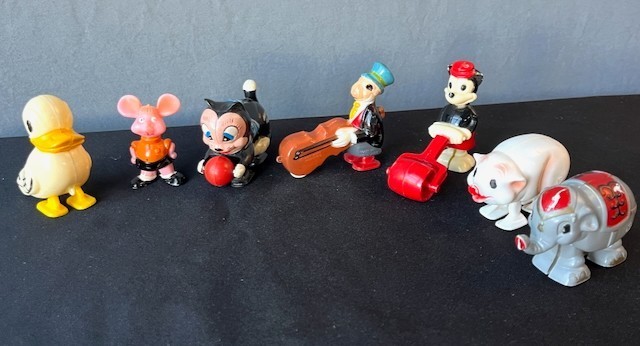VTG LOT OF 6 PLASTIC RAMP WALKER TOYS and TOPO GIGIO FIGURINE MARX HONG KONG