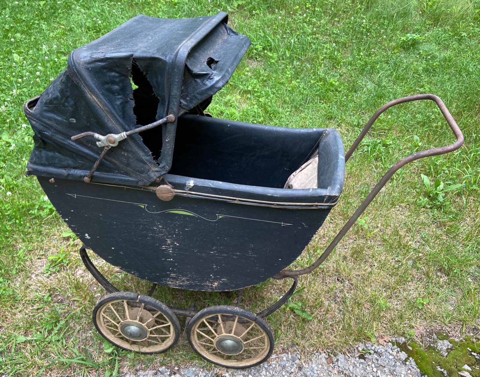 Antique Pram Baby Carriage Or Doll Display As Found - Pickup Only