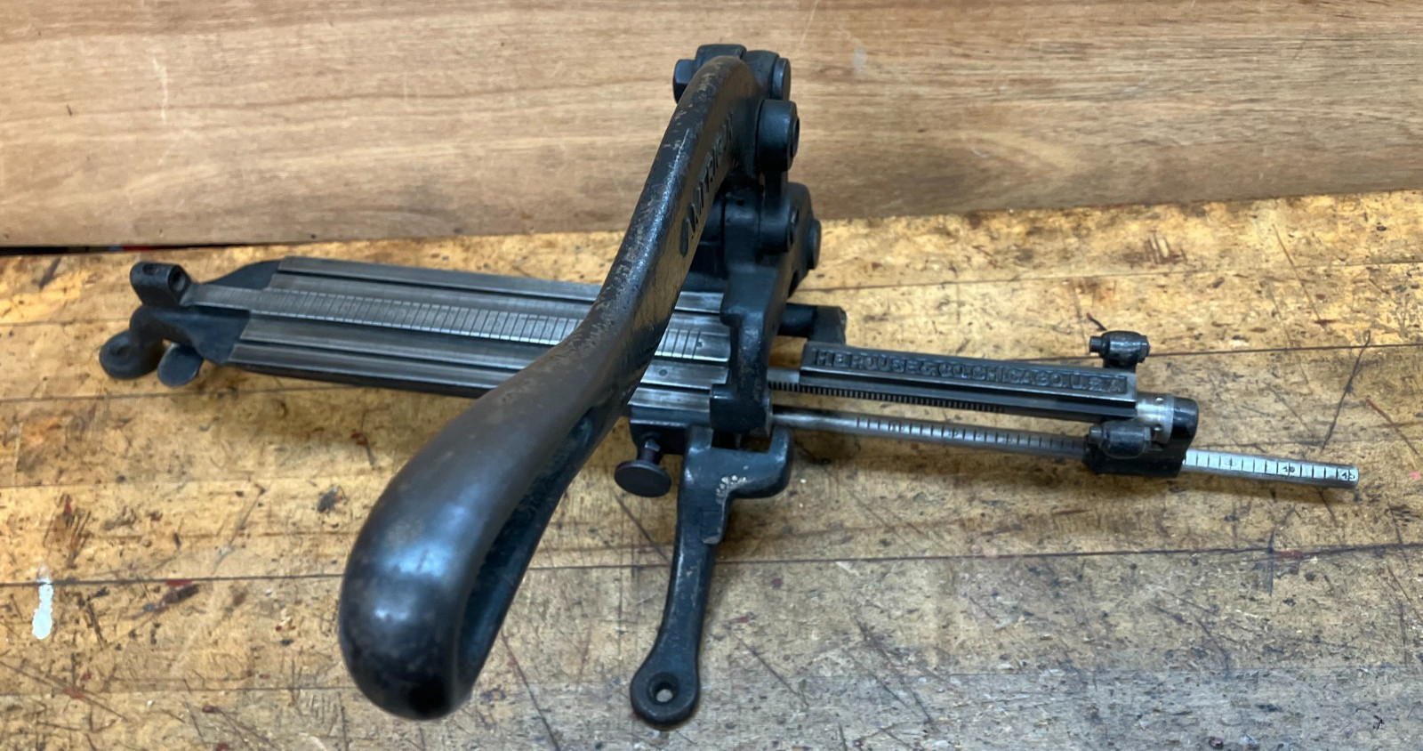 1900 H.B. Rouse & Co American Printers Slug Cutter