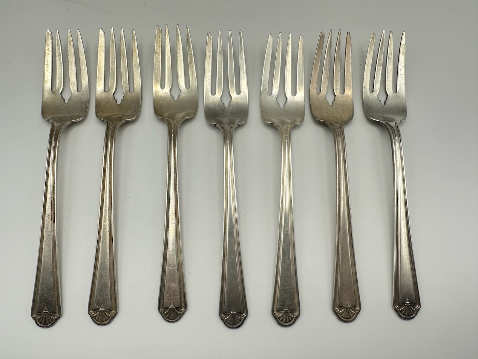 Modern Colonial by Alvin Sterling Silver Antique Set Of 7 Salad Forks (224 g)