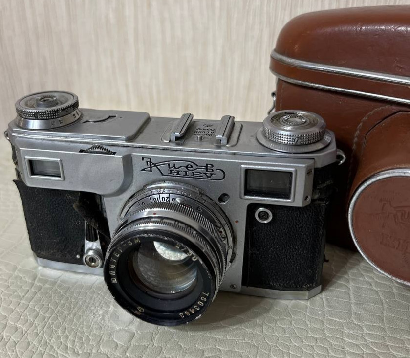 Kiev-4 Vintage 35mm Film Camera Lens Jupiter-8 ussr Soviet not working