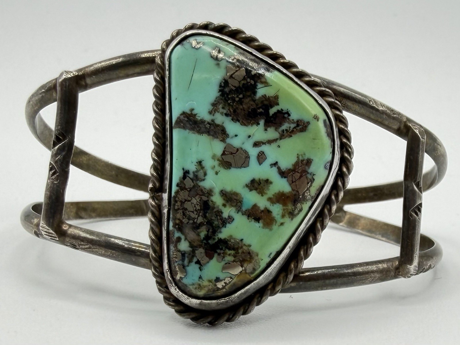 VTG Old pawn Navajo Turquoise Sterling Silver Native American Cuff Bracelet